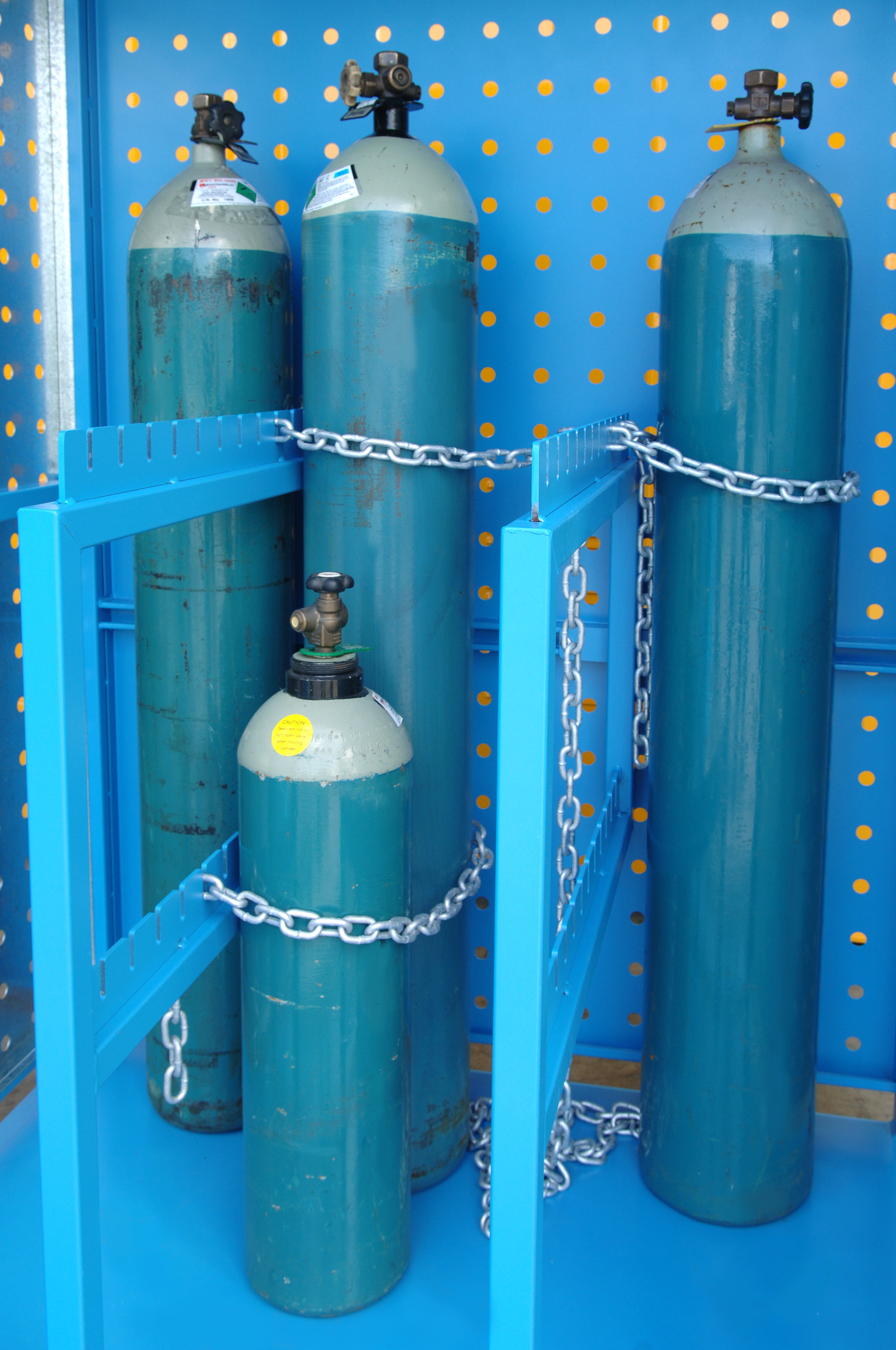 Cylinder Restraint Bar for XXLarge Gas Store AG12SS