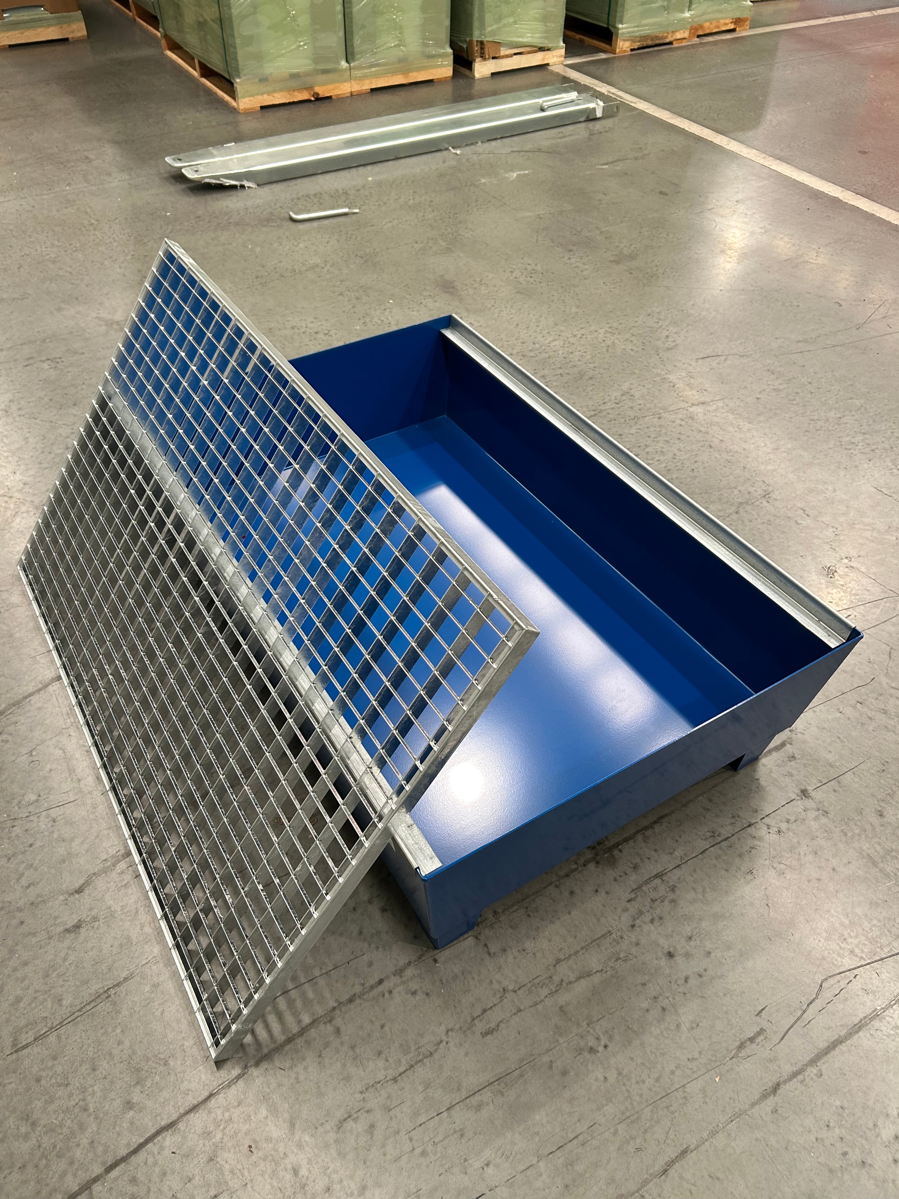 205L Steel Sump Pallet - Blue with Feet