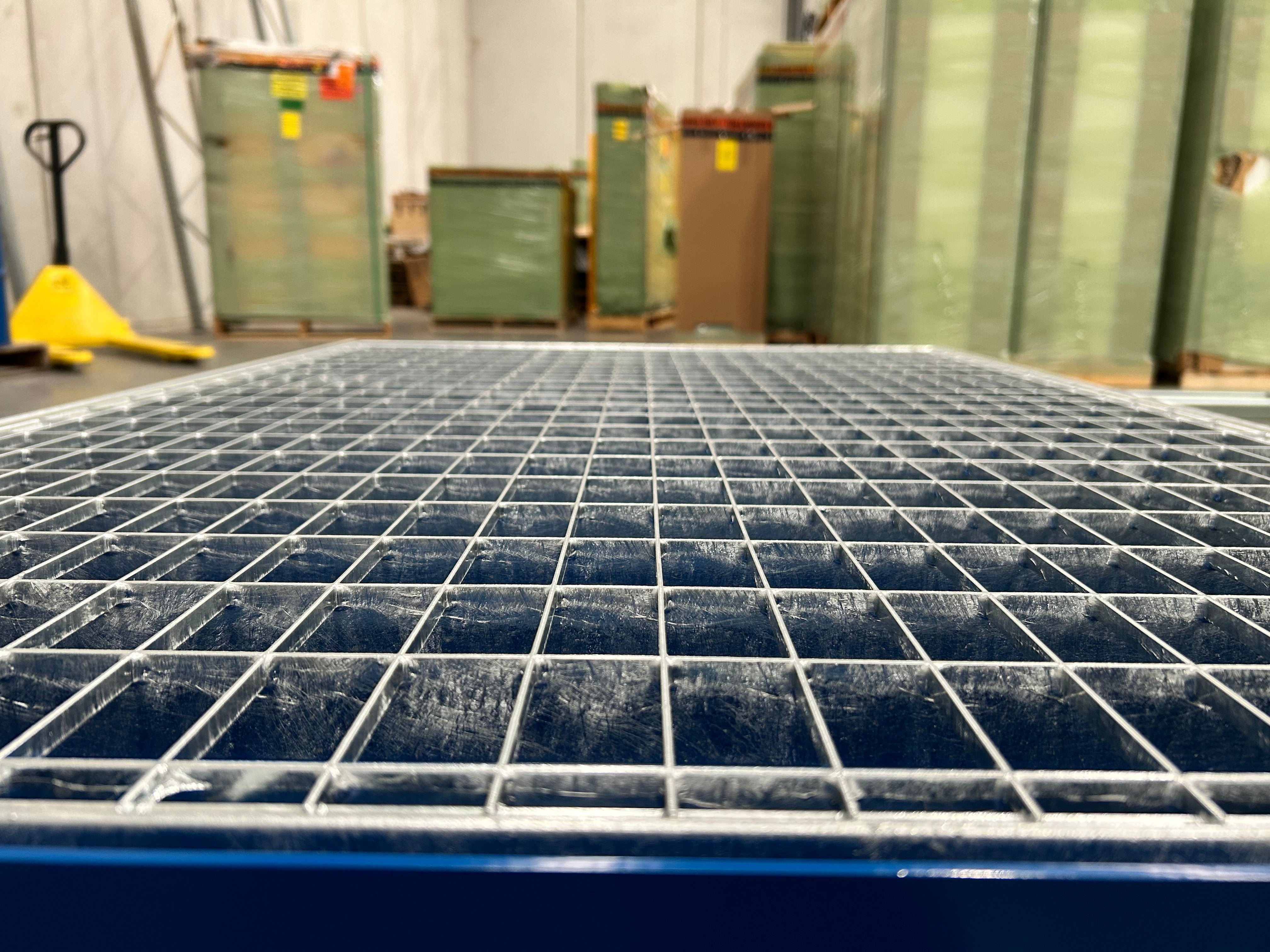 205L Steel Sump Pallet - Blue with Feet