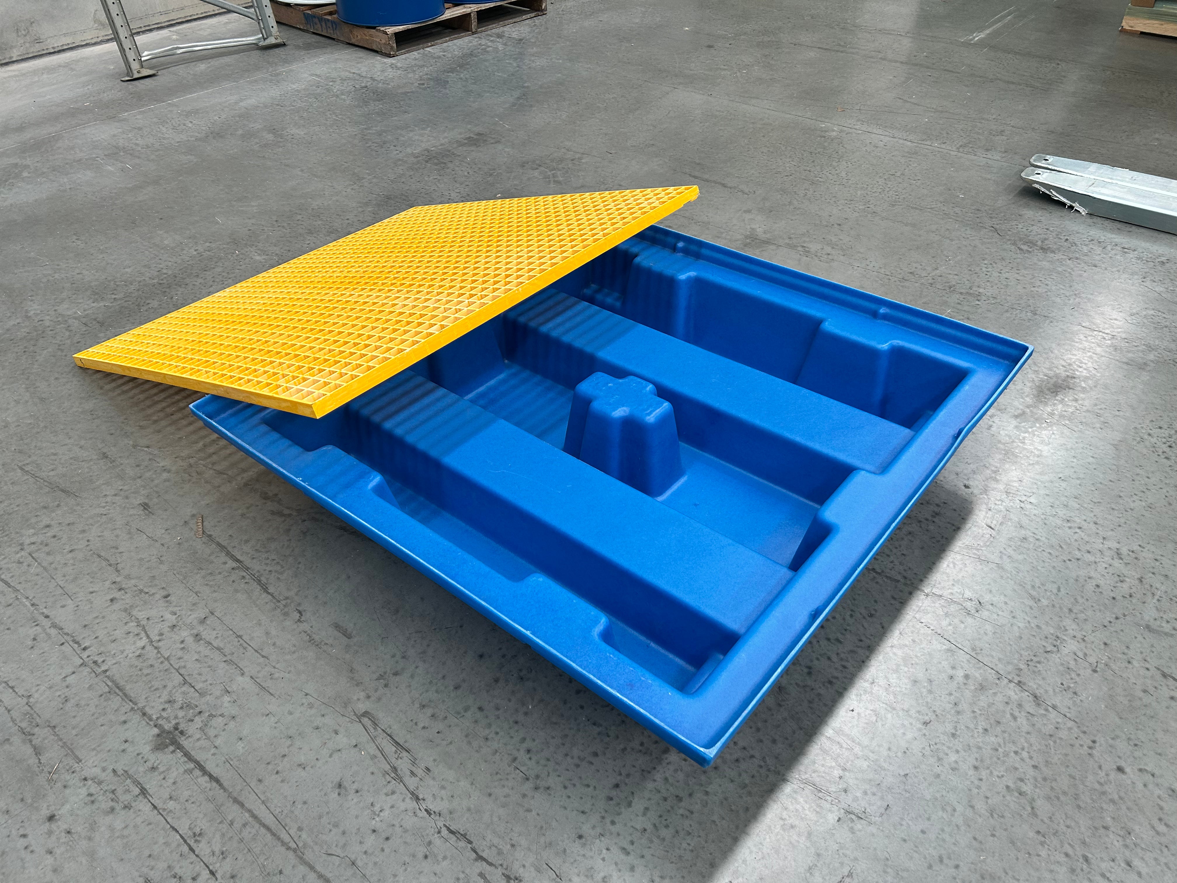 Polyethylene Drum Bund - 4 Drum