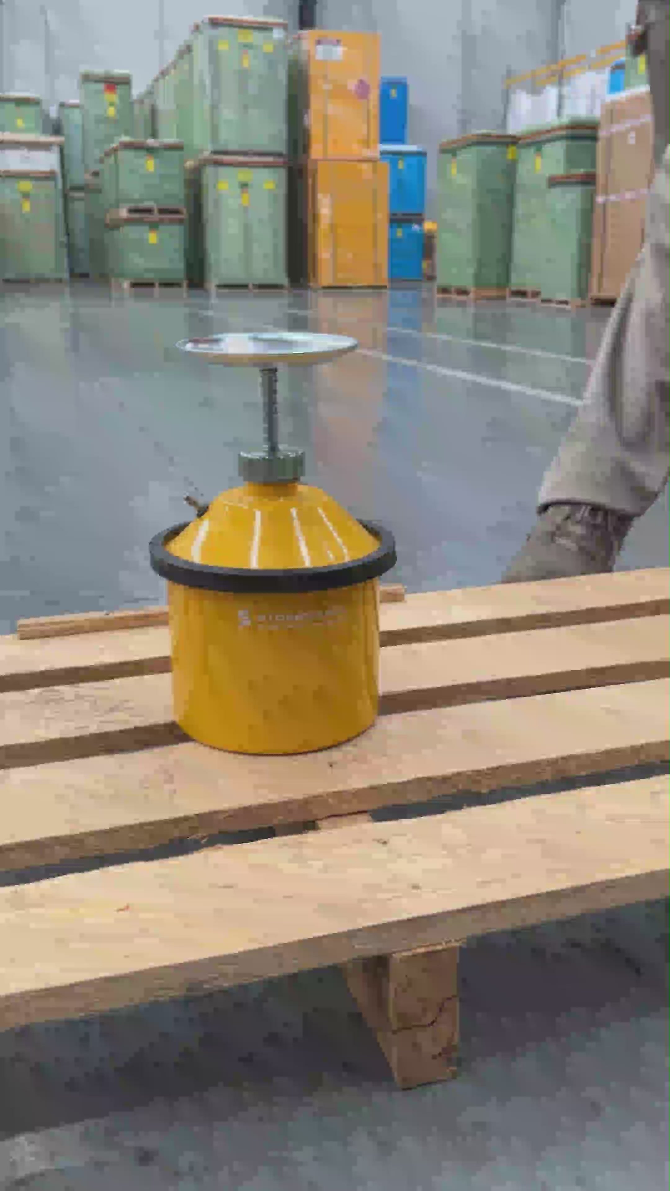1L Plunger Can - Galvanised Yellow